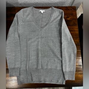 New York & Company Silver Gray V-Neck Sweater